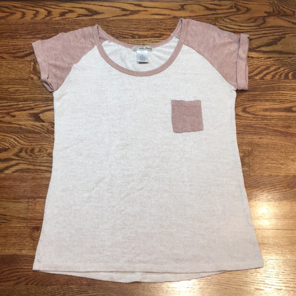 Women’s short sleeved tee (size:S)